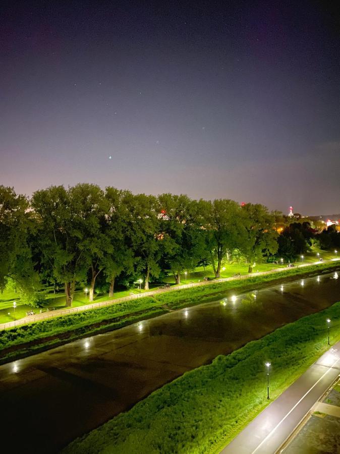 Capital Towers - Apartament Modern Z Widokiem Na Rzeke Rzeszów Εξωτερικό φωτογραφία